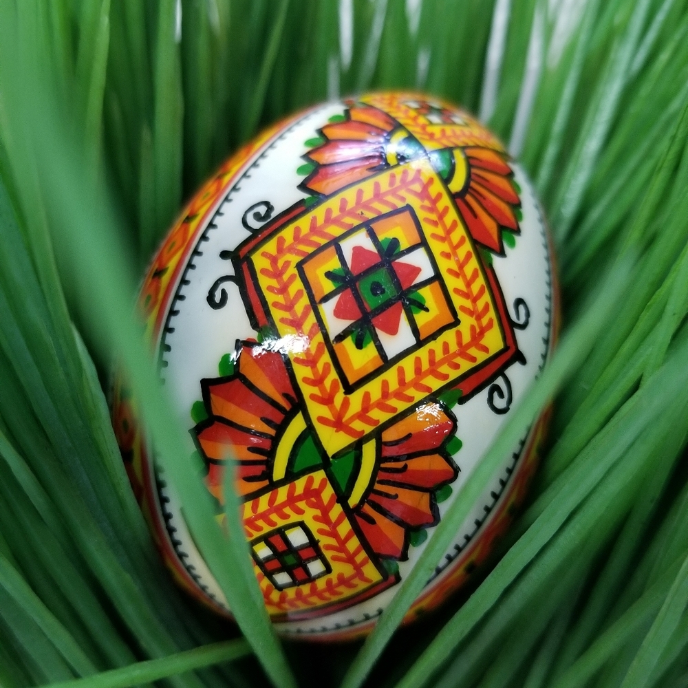 Gorgeous Hand Painted Ukrainian Easter Egg
